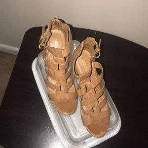 Women’s size 7.5 tan leather sandals